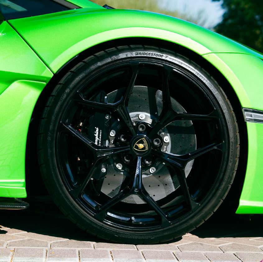Rent Lamborghini Revuelto GREEN 2024 in Dubai , UAE 