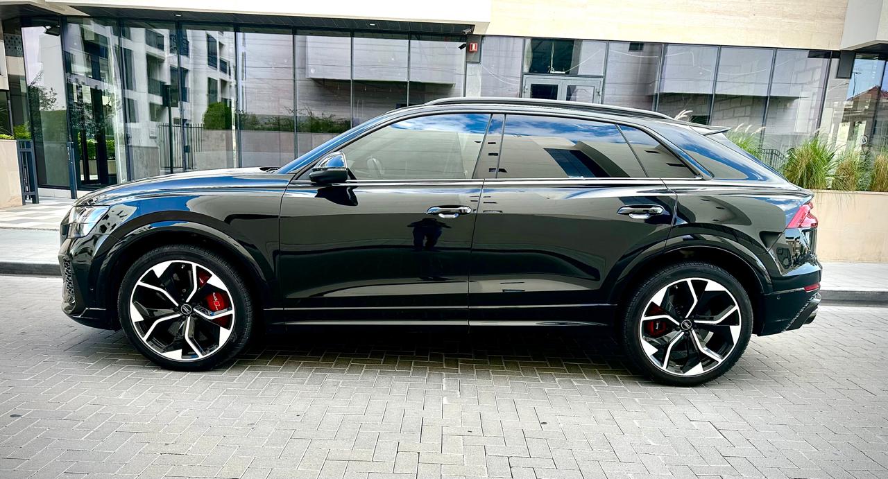 Rent Audi Rsq8 BLACK 2023 in Dubai , UAE 