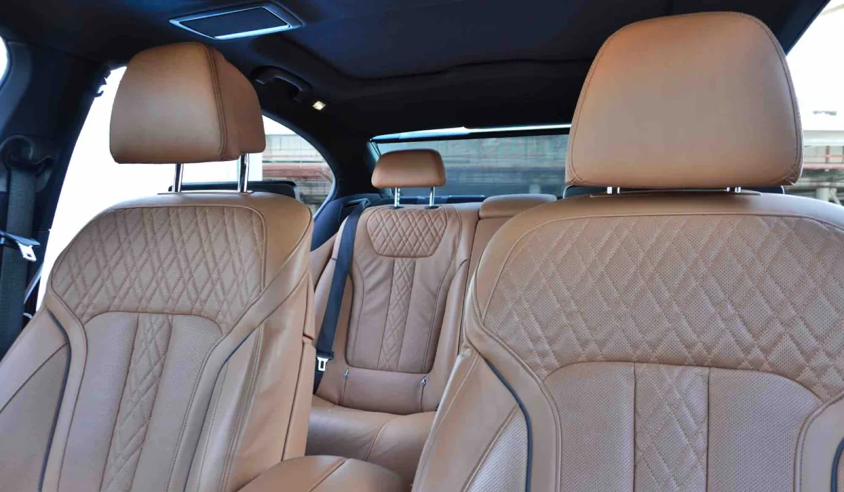 Rent Bmw Series 7  2022 in Dubai , UAE 
