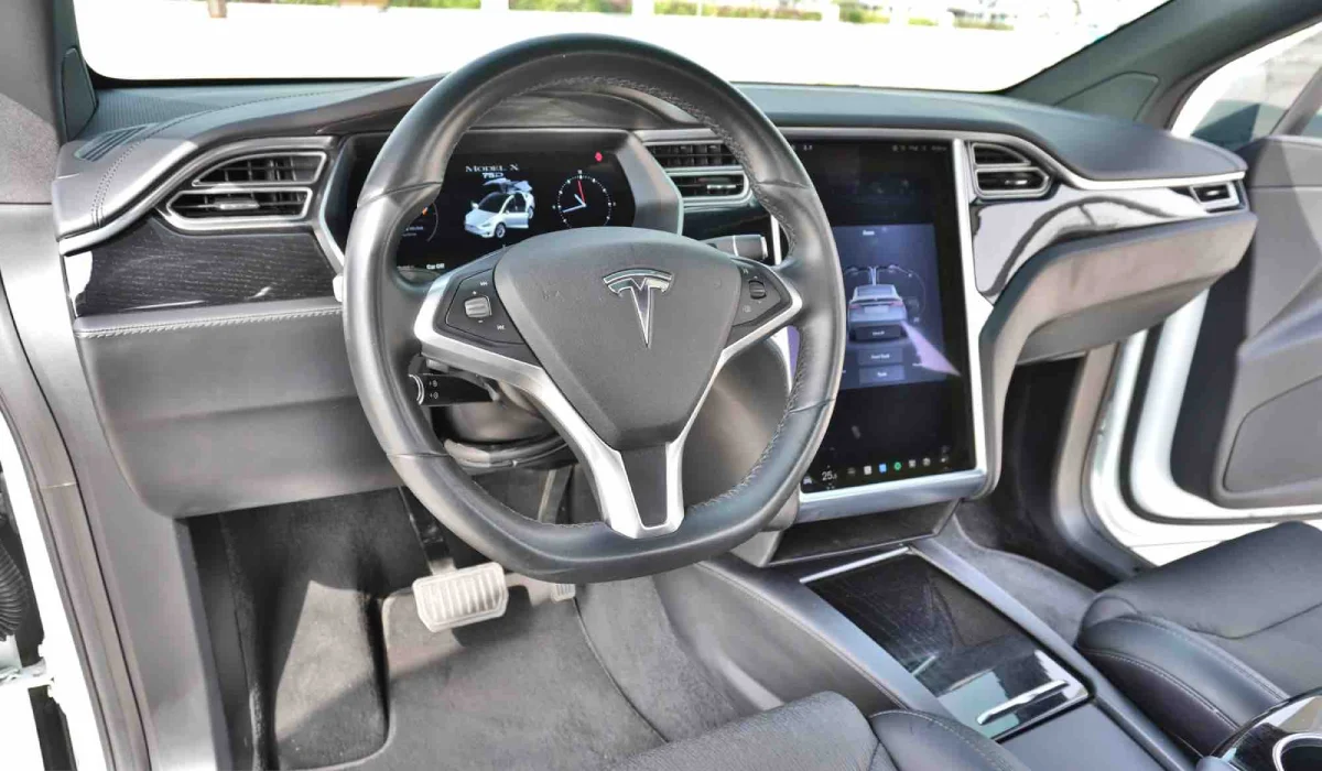 Rent Tesla Model x WHITE 2022 in Dubai , UAE 