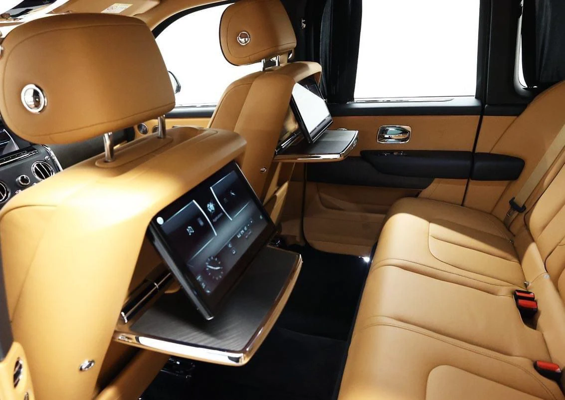 Rent Rolls-Royce Cullinan WHITE 2023 in Dubai , UAE 