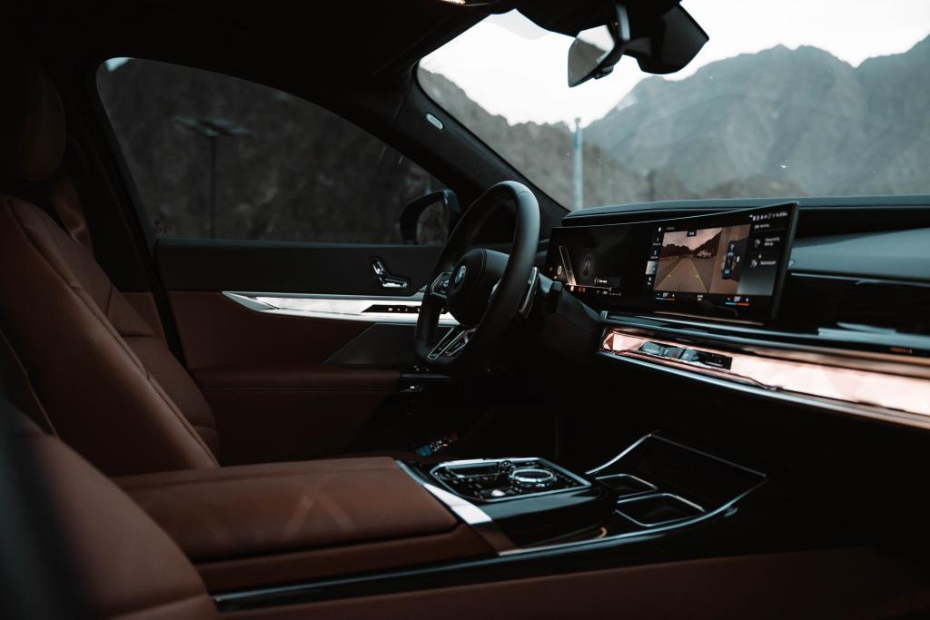 Rent Bmw Series 7 BLACK 2023 in Dubai , UAE 