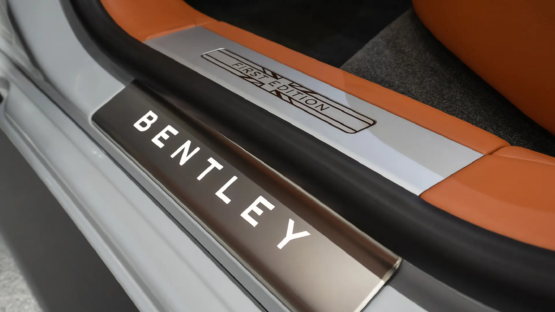 Rent Bentley Flying spur WHITE 2023 in Dubai , UAE 