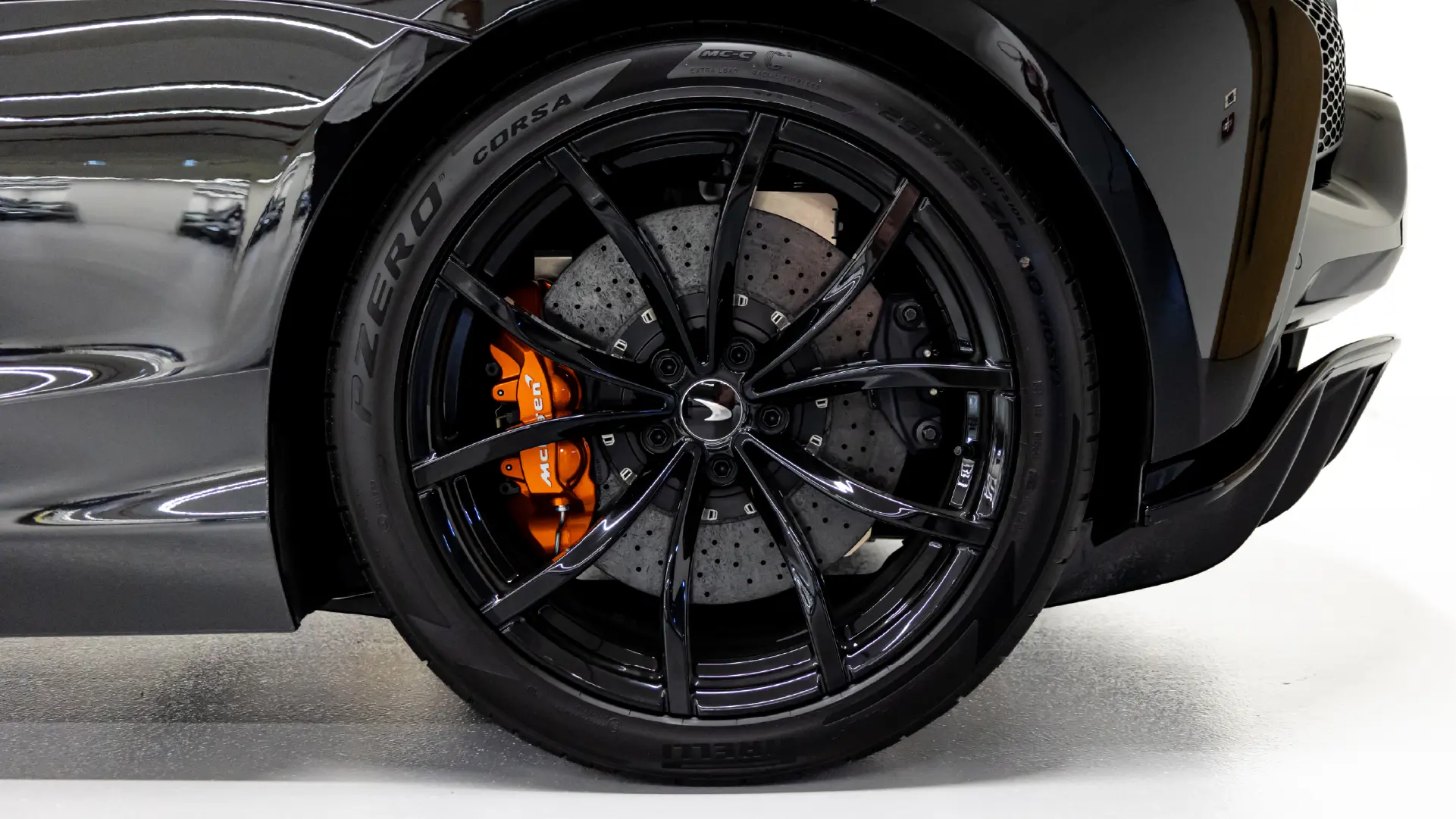 Rent McLaren Artura BLACK 2024 in Dubai , UAE 