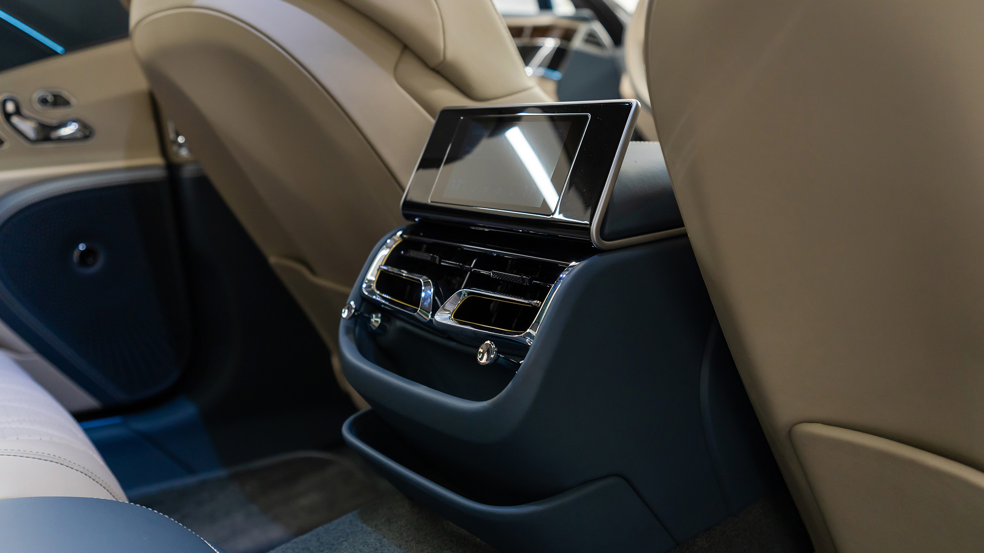 Rent Bentley Flying spur WHITE 2024 in Dubai , UAE 