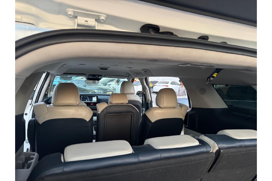 Rent Kia Carnival WHITE 2025 in Dubai , UAE 