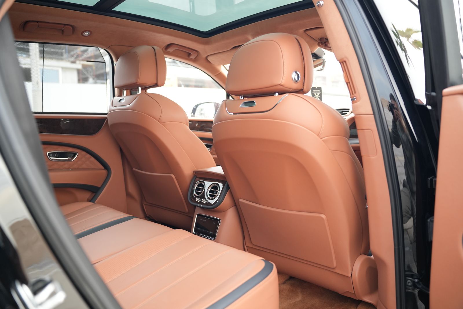 Rent Bentley Bentayga BLACK 2024 in Dubai , UAE 