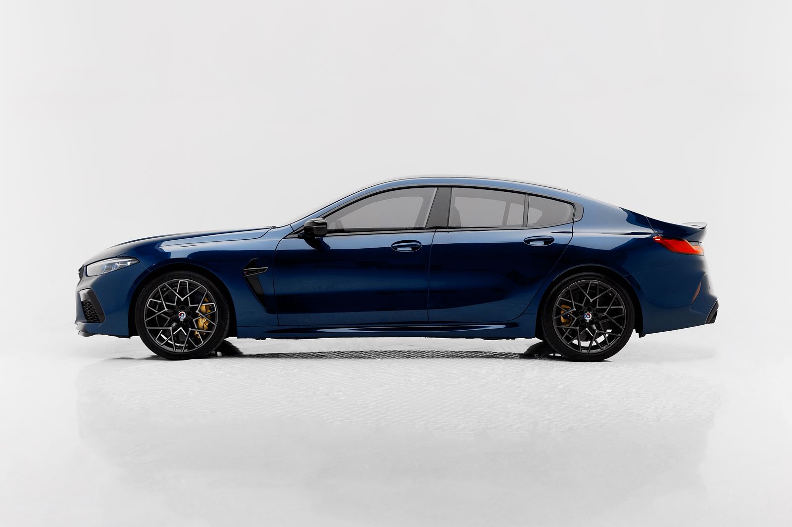 Rent Bmw Series 8 BLUE 2021 in Dubai , UAE 