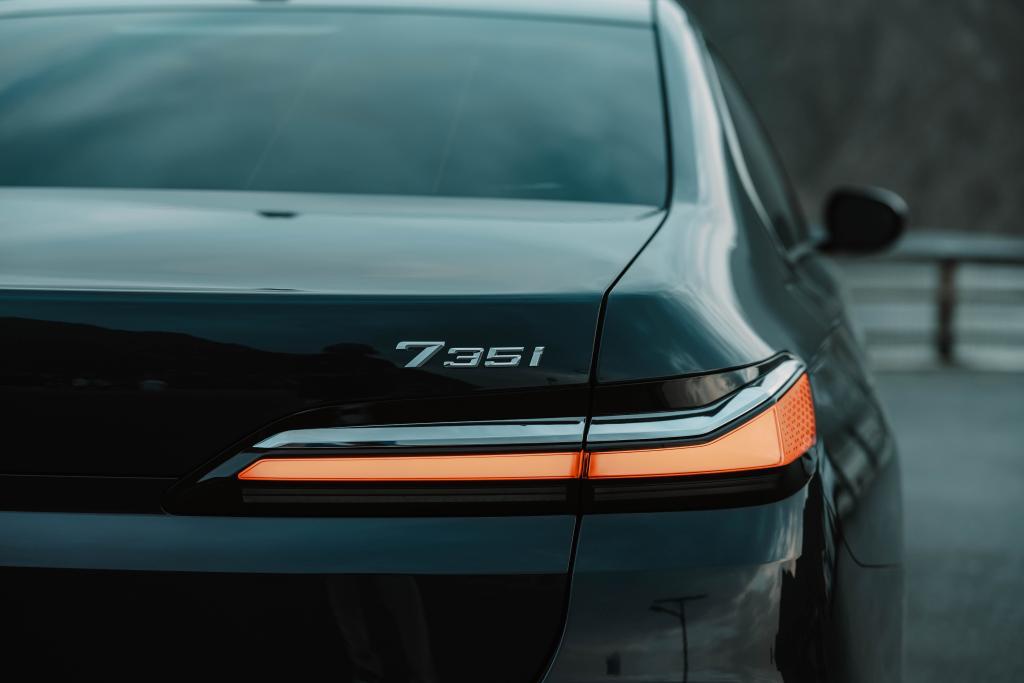 Rent Bmw Series 7 BLACK 2023 in Dubai , UAE 