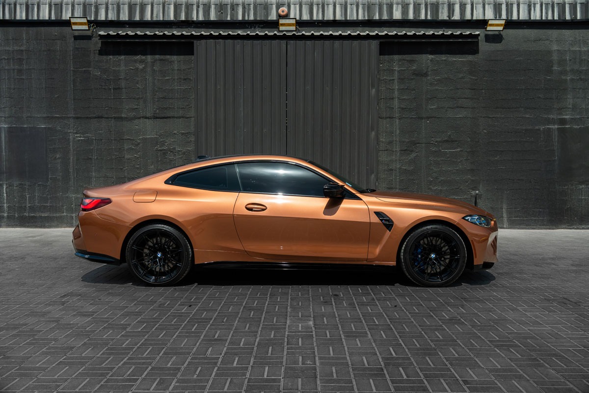 Rent Bmw Series m GOLDEN 2022 in Dubai , UAE 