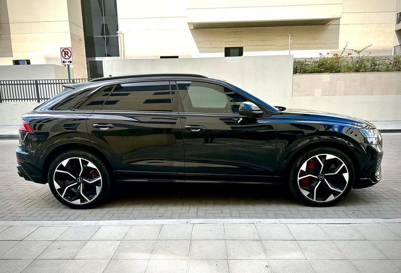 Rent Audi Rsq8 BLACK 2023 in Dubai , UAE 