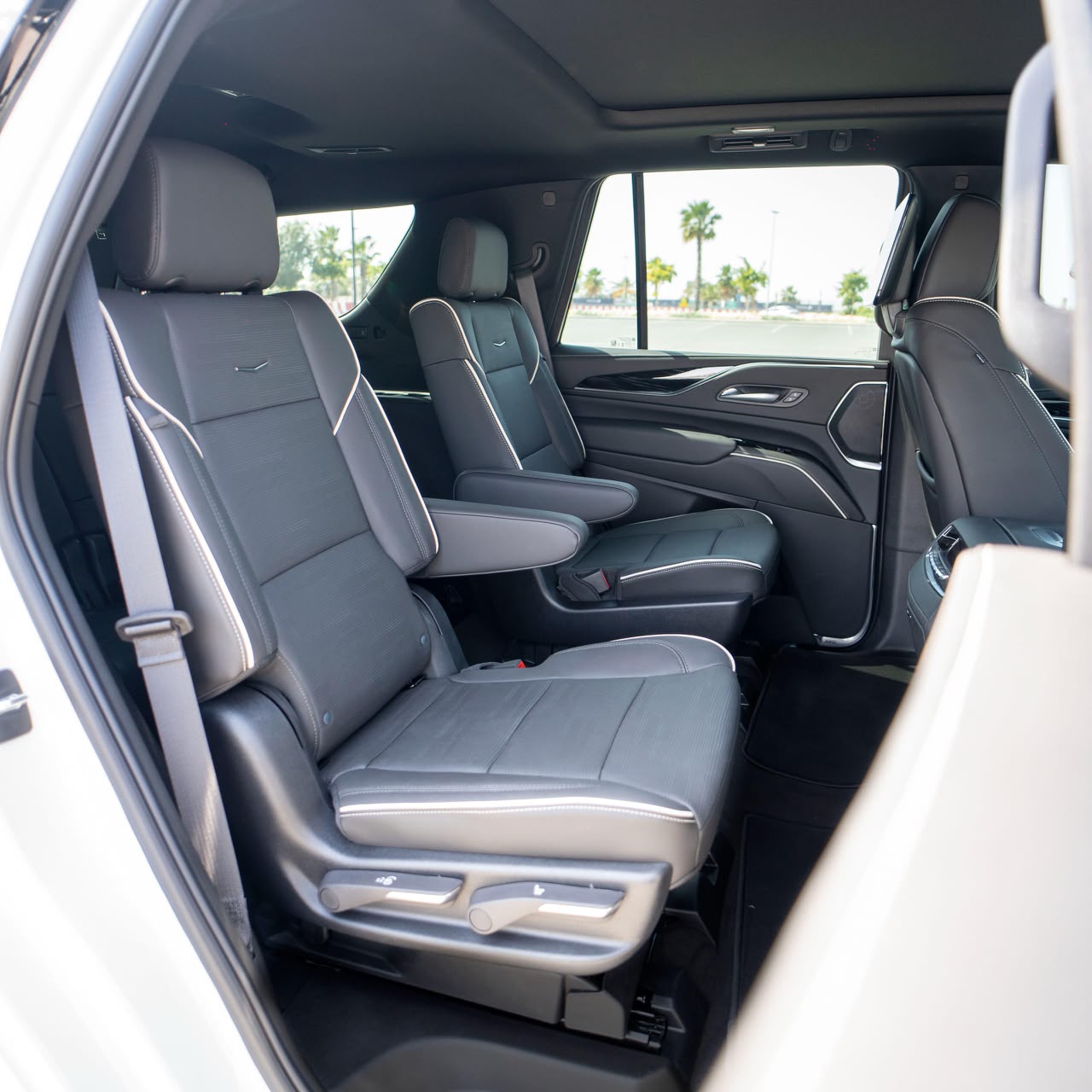 Rent Escalade WHITE 2025 with chauffeur in Dubai , UAE 