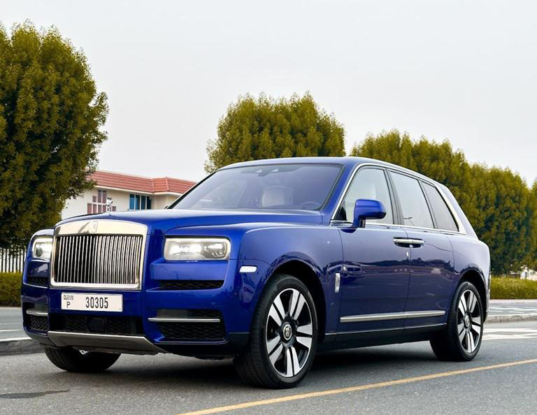 Rent Rolls-Royce Cullinan BLUE 2022 in Dubai , UAE 