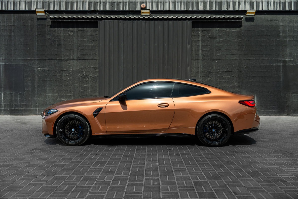Rent Bmw Series m GOLDEN 2022 in Dubai , UAE 