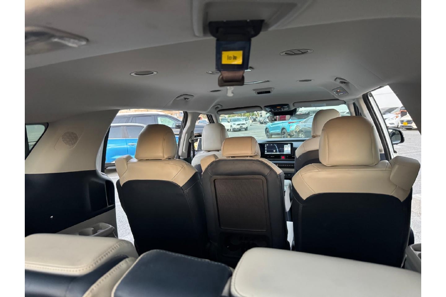Rent Kia Carnival WHITE 2025 in Dubai , UAE 