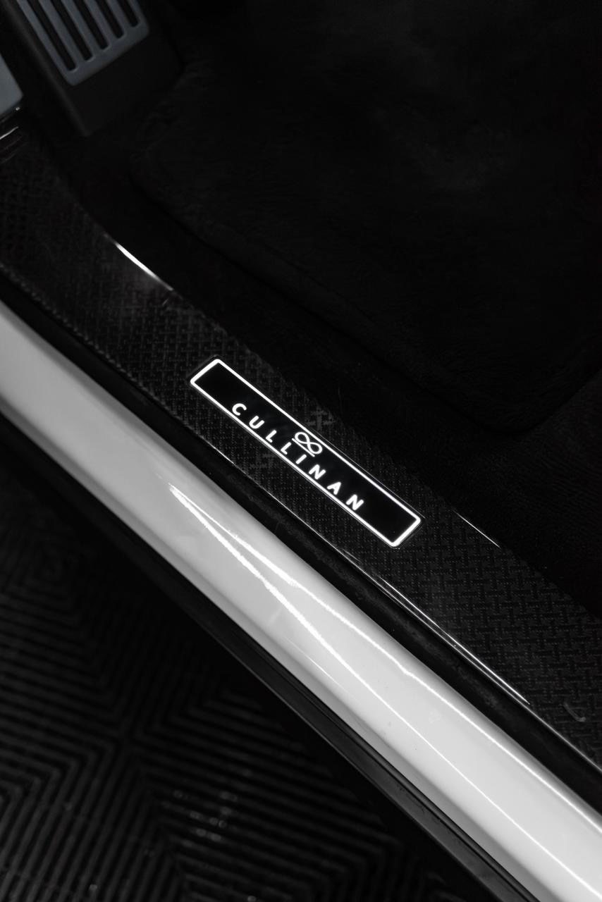 Rent Rolls-Royce Cullinan WHITE 2024 in Dubai , UAE 