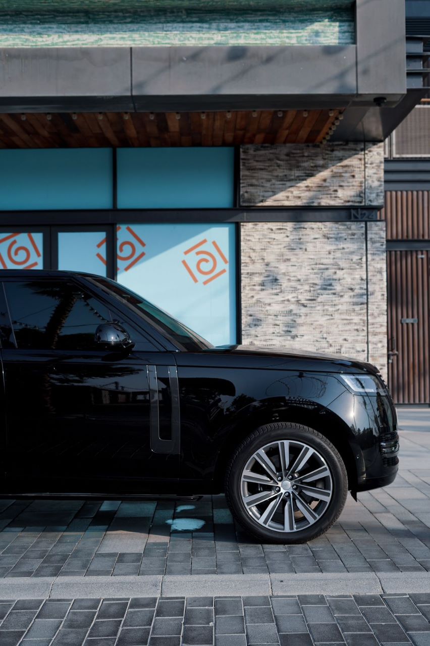 Rent Range-Rover Vogue BLACK 2023 in Dubai , UAE 
